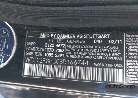 2011 Mercedes-Benz C 300 Luxury 4Matic/Sport 4Matic z USA, uszkodzony, nr VIN WDDGF8BB0BR166744